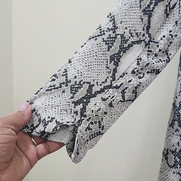 Snakeskin Print Olivaceous Black and White Dres Mini - Picture 3 of 11